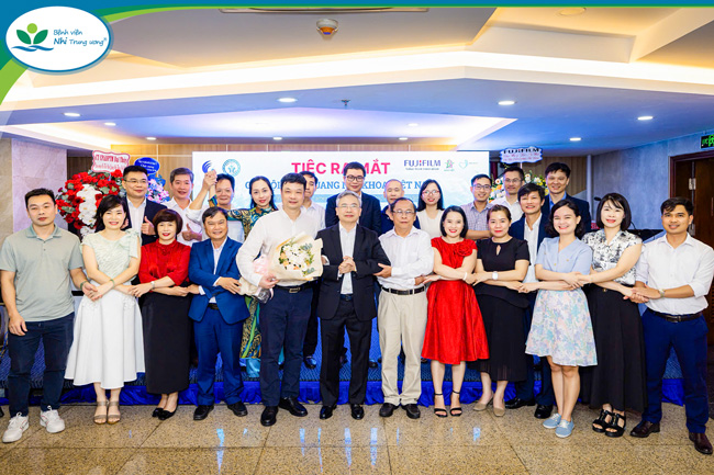 Đại biểu tham dự Lễ ra mắt Chi hội Điện quang Nhi khoa Việt Nam